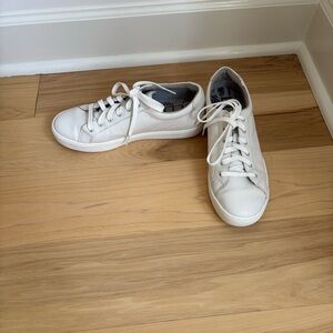 L.L. Bean White Men's Sneakers